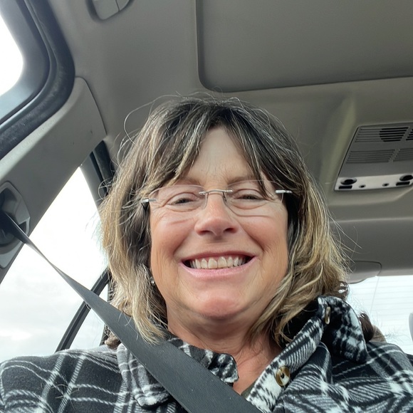 Meet your Posher, Suzanne - Picture 2 of 2